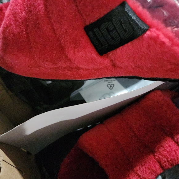 UGG Red Fluffy Sandals, Never Worn - Picture 5 of 12